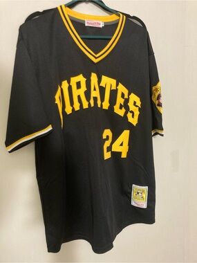 (Throwback) BARRY BONDS Mitchell & Ness Black and Yellow V-Neck Pirates Jersey